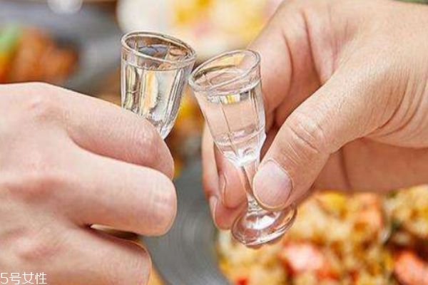 酒的种类、白酒与啤酒之别，及白酒赏析